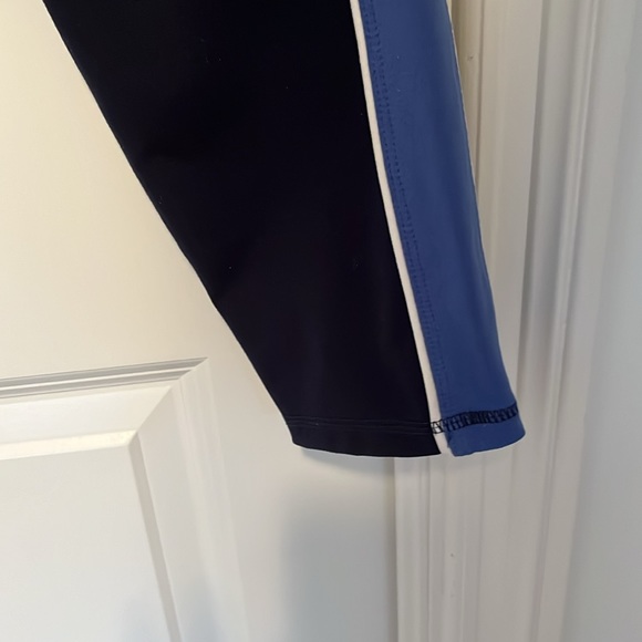 Women’s Gap Fit Side Striped Blue and Black Leggings Size Large - Picture 3 of 7